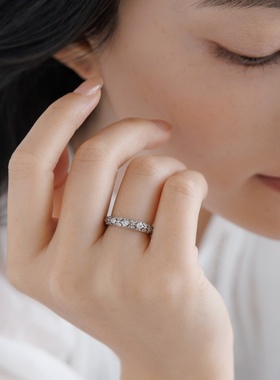 亮熙流光系列镂空碎碎冰戒指