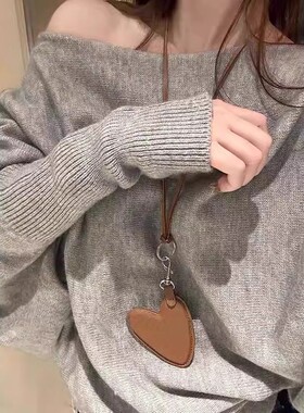 原创皮质爱心挂绳小包项链