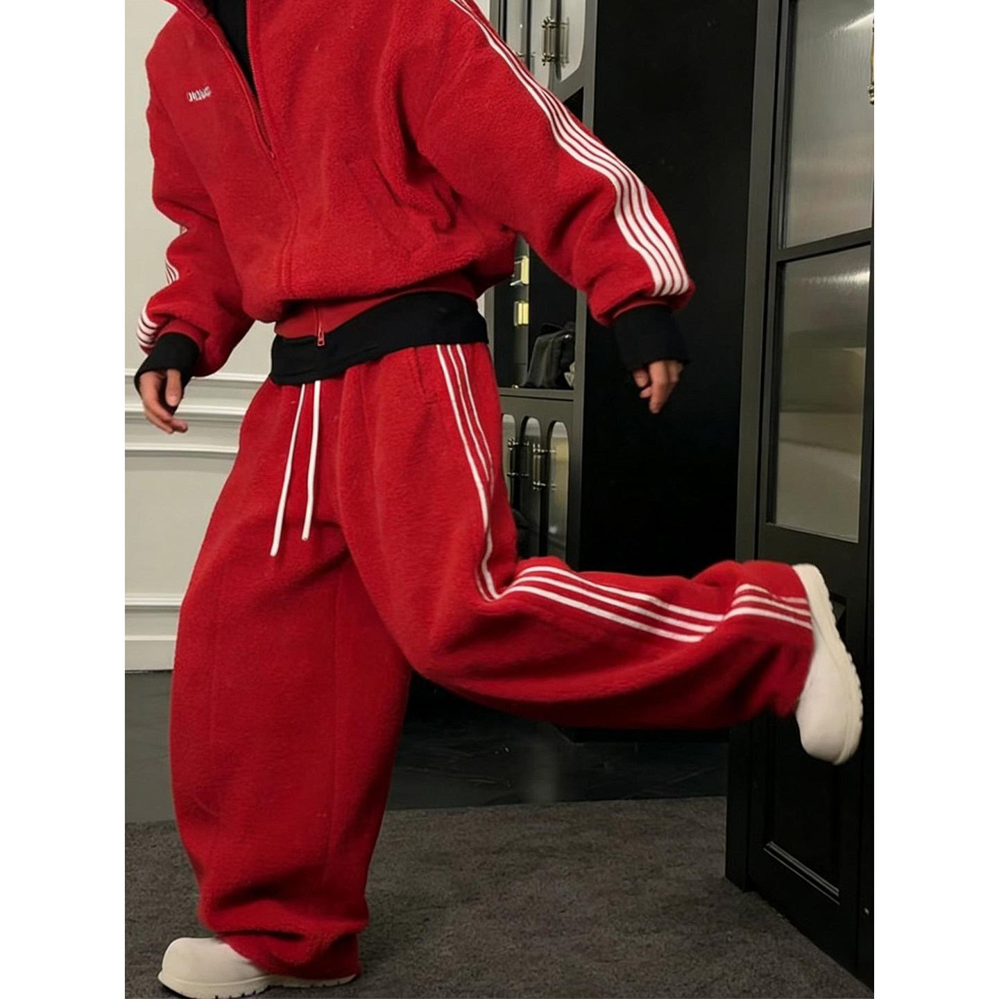 酒红色本命年条纹摇粒绒棉服外套男女冬加厚保暖棉衣美式运动套装,淘宝优惠券,粉丝福利购,淘宝优惠卷