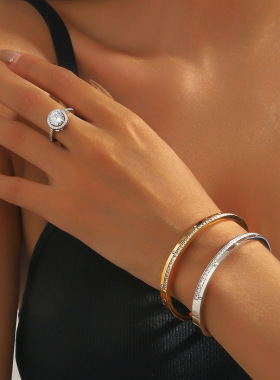 手镯女钛钢手镯罗马数字叠戴简约个性不锈钢单排钻时尚镶复古手环