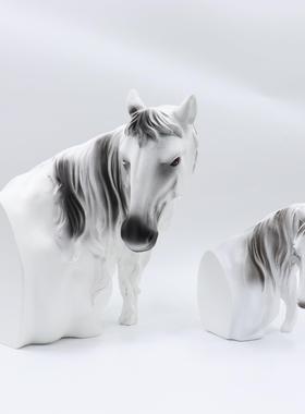 现代简约马首马头白色树脂雕塑摆件样板房售楼部家居玄关客厅装饰