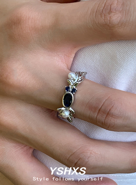 不规则蓝色锆石珍珠戒指