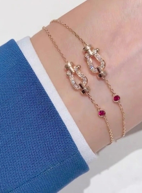 18K玫瑰金马蹄扣手链半钻红宝石