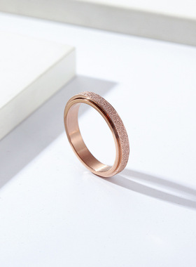 亚马逊4mm磨砂钛钢旋转戒指简约