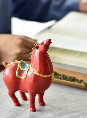 陶瓷唐马摆件瓷器招财工艺品客厅玄关电视柜饰品办公桌红色马摆设