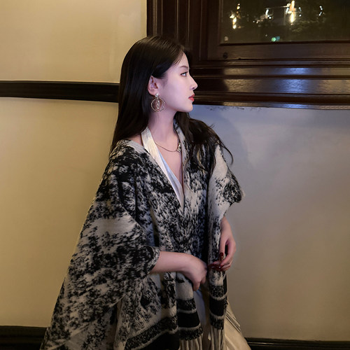 复古水墨画披肩女外搭2026新款韩版高级氛围感披风斗篷百搭围巾女 - 图0