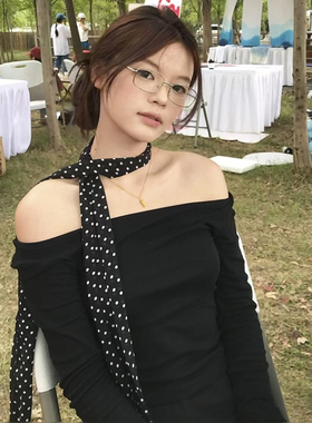 一秒韩系氛围感~黑色波点丝巾女