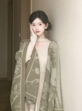 高级感复古印花披肩外搭披风围巾