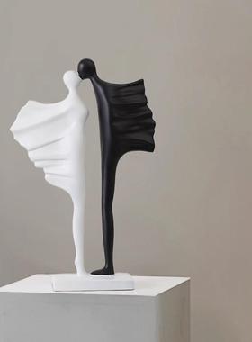 抽象艺术人物摆件高级感小众黑色情侣雕像电视柜装饰客厅意式极简