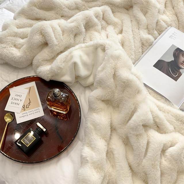 High-end imitation fur velvet blanket comfortable skin-friendly bubble rabbit blanket winter sofa blanket casual blanket light luxury bed cover blanket