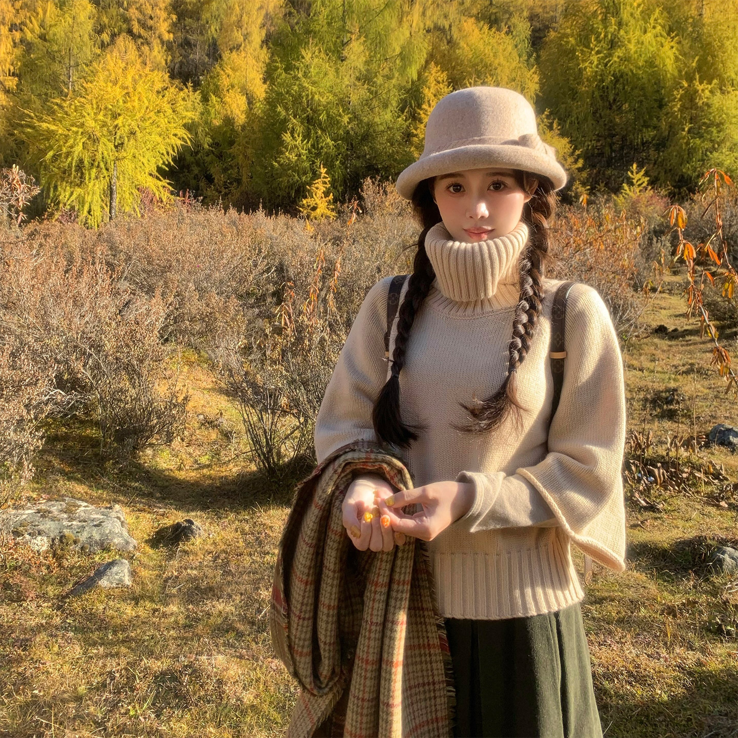 赵幺妹 冬日恋歌 米杏色蓝色高领套头毛衣斗篷针织衫上衣女冬 - 图0