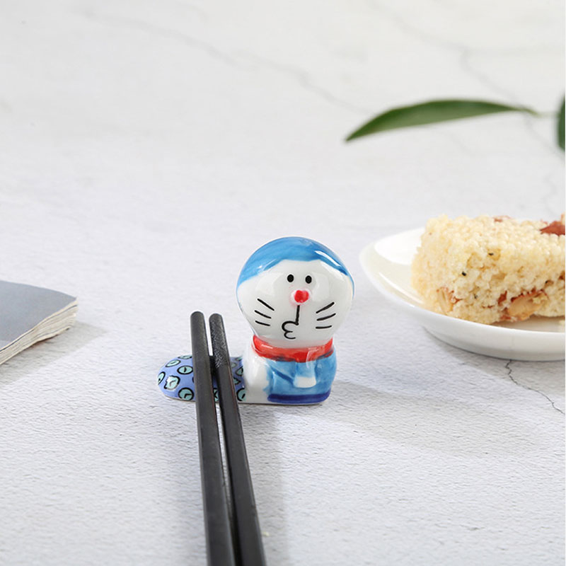 HelloKitty猫陶瓷筷子架多功能叮当猫小摆件放筷子托笔架可爱笔搁 - 图1