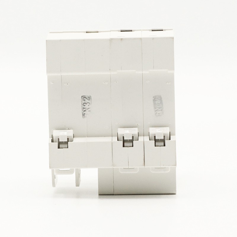 小型漏电断路器DZ47LE-63 家用电路保护开关1P+N 2P 3P+N 4P32A - 图1
