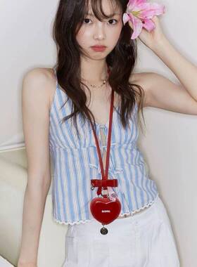 2025爱心耳机包原创小众包包挂件钥匙扣时髦配饰挂饰~