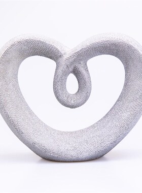 轻奢陶瓷艺术爱心造型摆件现代简y约客厅玄关高级感家居装饰工艺