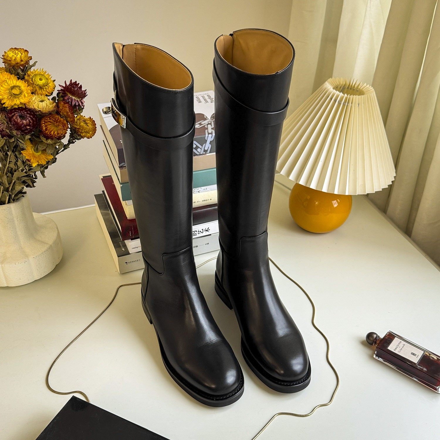 须臾秋冬真皮高筒骑士靴女粗跟锁扣斜口大筒围显瘦长靴单靴子4041,淘宝优惠券,粉丝福利购,淘宝优惠卷