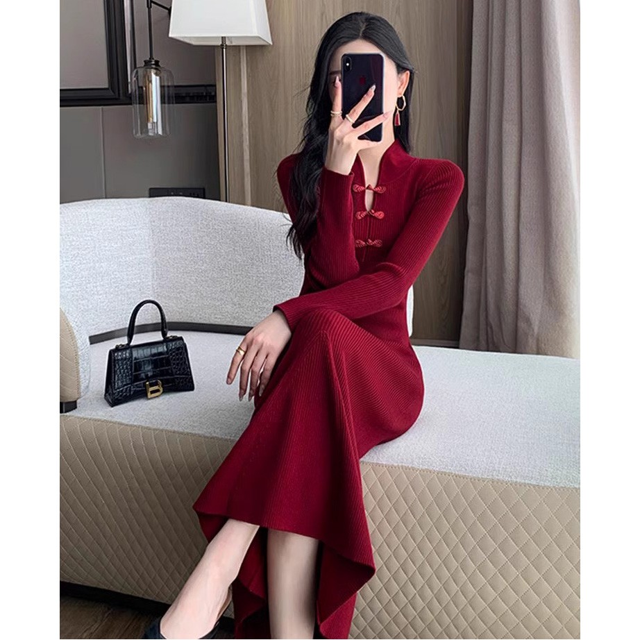 欧洲站2025新中式国风礼服小红裙气质赫本风红色针织连衣裙女秋冬 - 图0