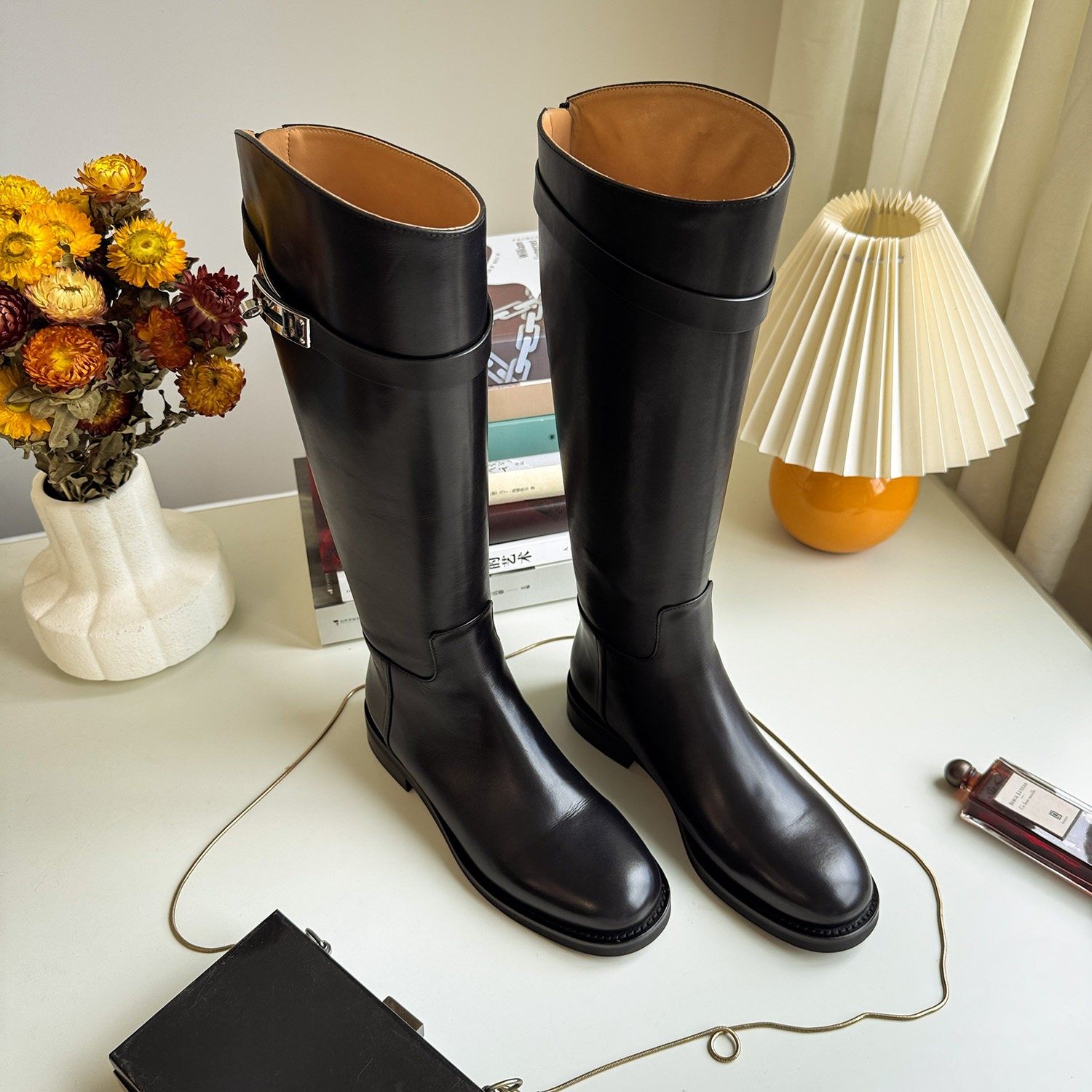 须臾秋冬真皮高筒骑士靴女粗跟锁扣斜口大筒围显瘦长靴单靴子4041,淘宝优惠券,粉丝福利购,淘宝优惠卷