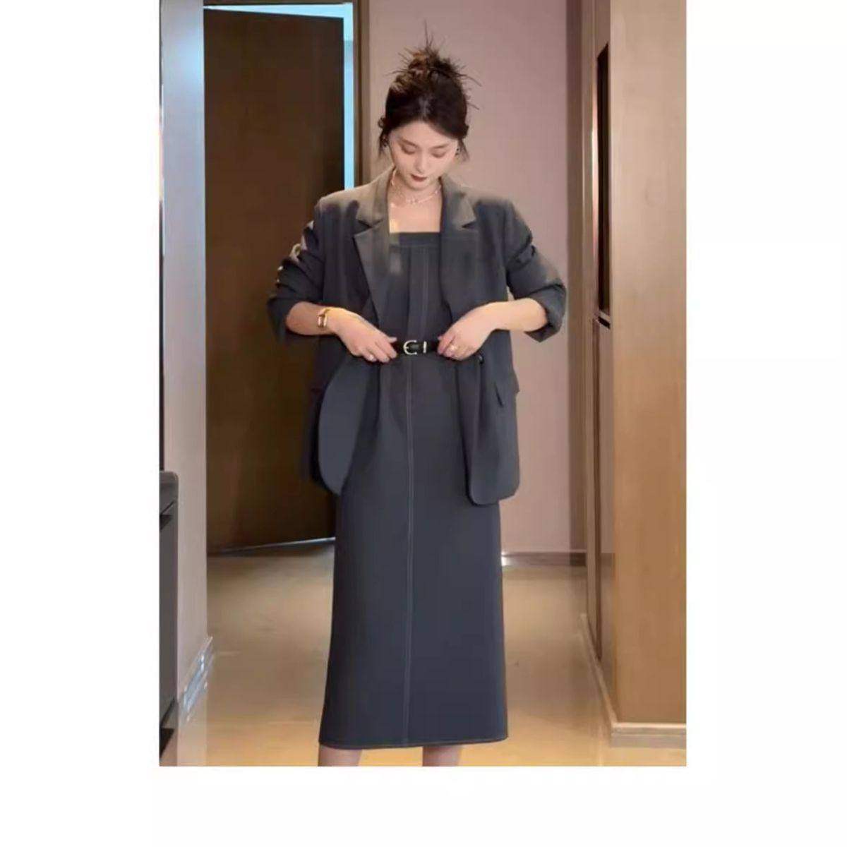 春秋新款大码女装百搭西装高级感西服收腰减龄吊带连衣裙子两件套,淘宝优惠券,粉丝福利购,淘宝优惠卷