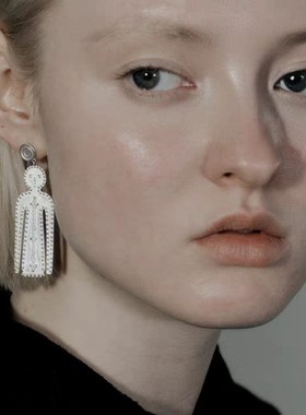 日本品质个性风冷静人偶长款项链时尚简约几何吊坠小众设计人像锁