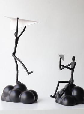 现代抽象雕塑玩飞机人物摆件样板房客厅电视柜玄关书房家居艺术品