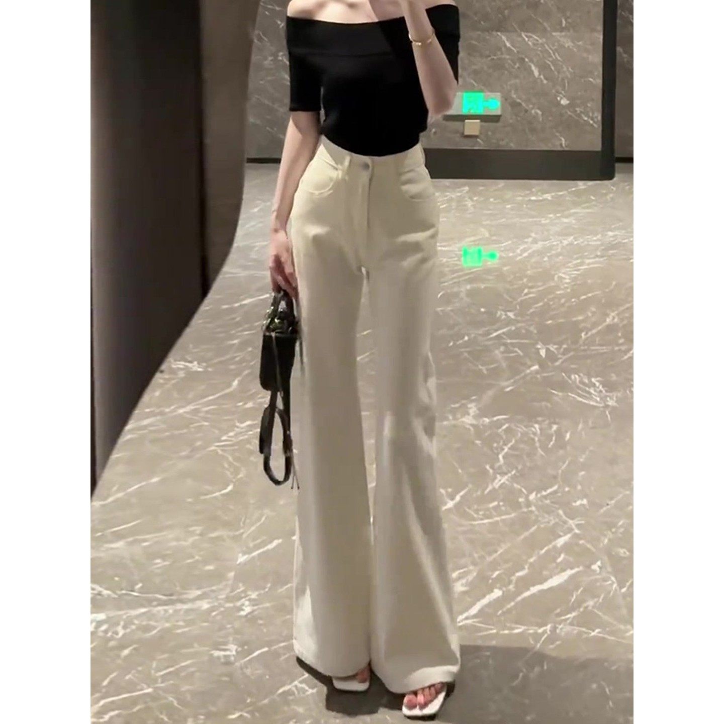 巨好看的白色微喇牛仔裤女秋季2025新款高腰显瘦时尚百搭喇叭裤子,淘宝优惠券,粉丝福利购,淘宝优惠卷