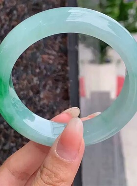 纯天然缅甸翡翠处理老种料水润细腻飘绿花胖圆条手镯送礼女手镯