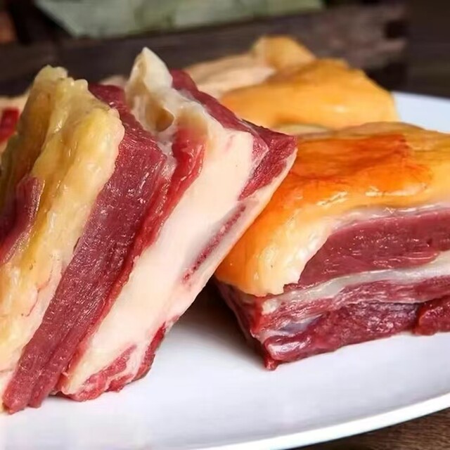 Commercial raw cut yellow fat fresh raw beef frozen