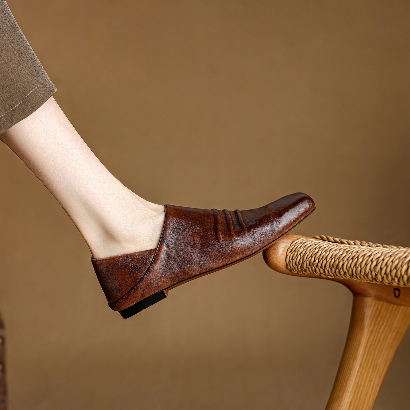 2026新款复古风方头平底头层牛皮单鞋女通勤深口小皮鞋舒适方头鞋,淘宝优惠券,粉丝福利购,淘宝优惠卷