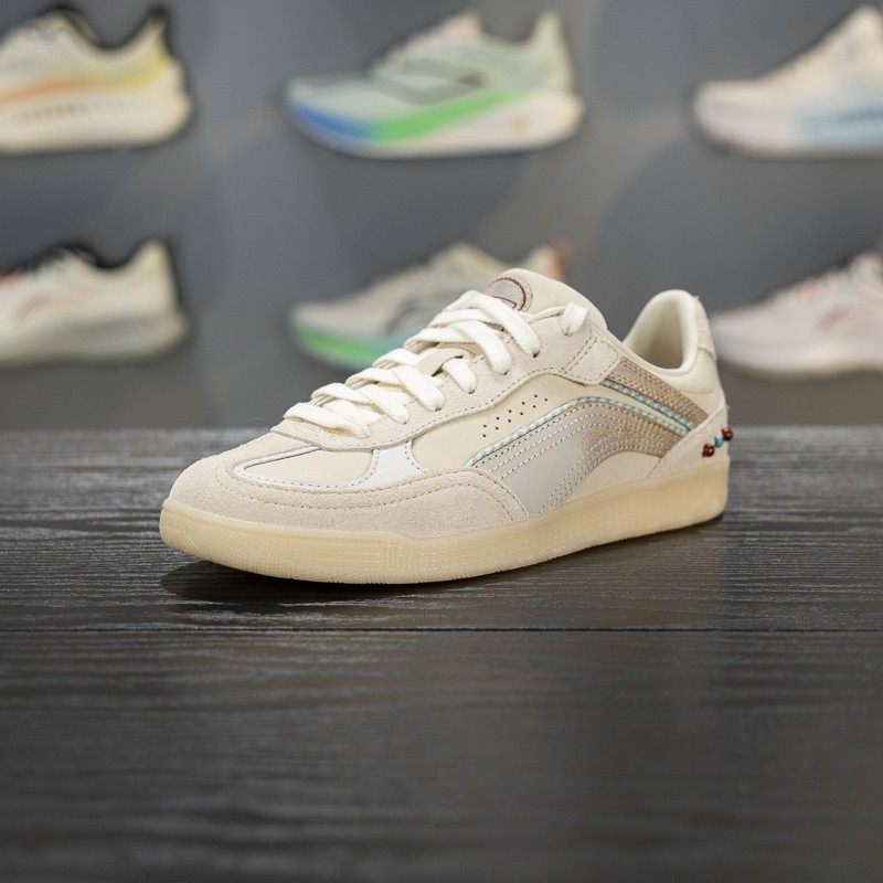 李宁正品中国文化系列故宫联名女子舒适透气运动板鞋AGCW126-1,淘宝优惠券,粉丝福利购,淘宝优惠卷