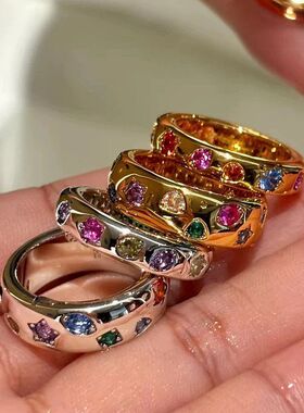 权志龙同款彩色钻石戒指女轻奢