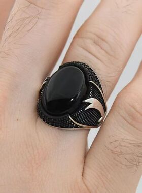 欧美复古男士戒指 椭圆形黑色主石 复古弯刀浮雕 沉稳商务日常