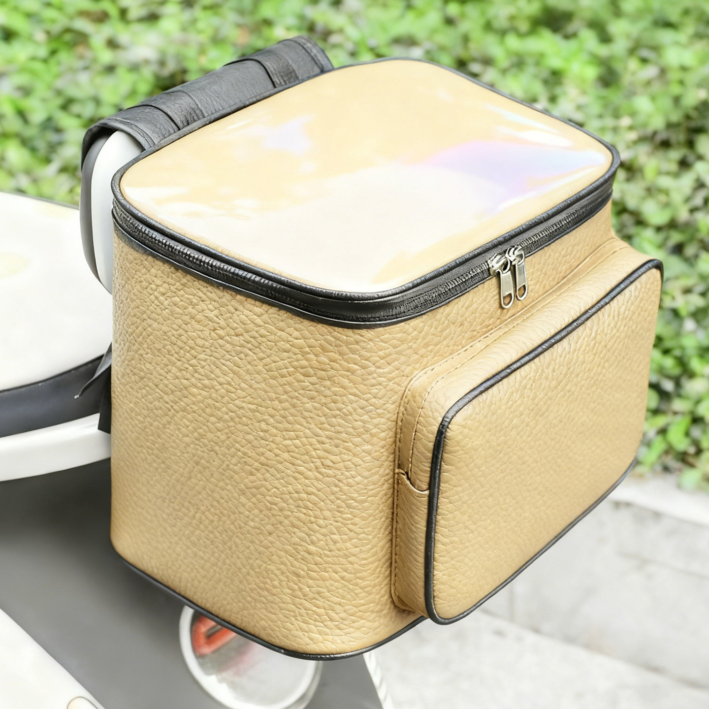 适用于台铃爱玛绿源电动车PU皮革卡其色后挂包后置储物头盔收纳包,淘宝优惠券,粉丝福利购,淘宝优惠卷