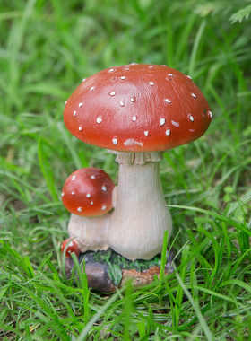 庭院园艺小品景观装饰品创意家居草坪花盆树O脂工艺品仿真蘑菇摆