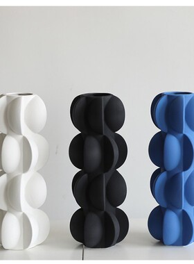 创意侘寂风花器样板房售楼处电y视柜克莱因蓝色黑白陶瓷花瓶摆件