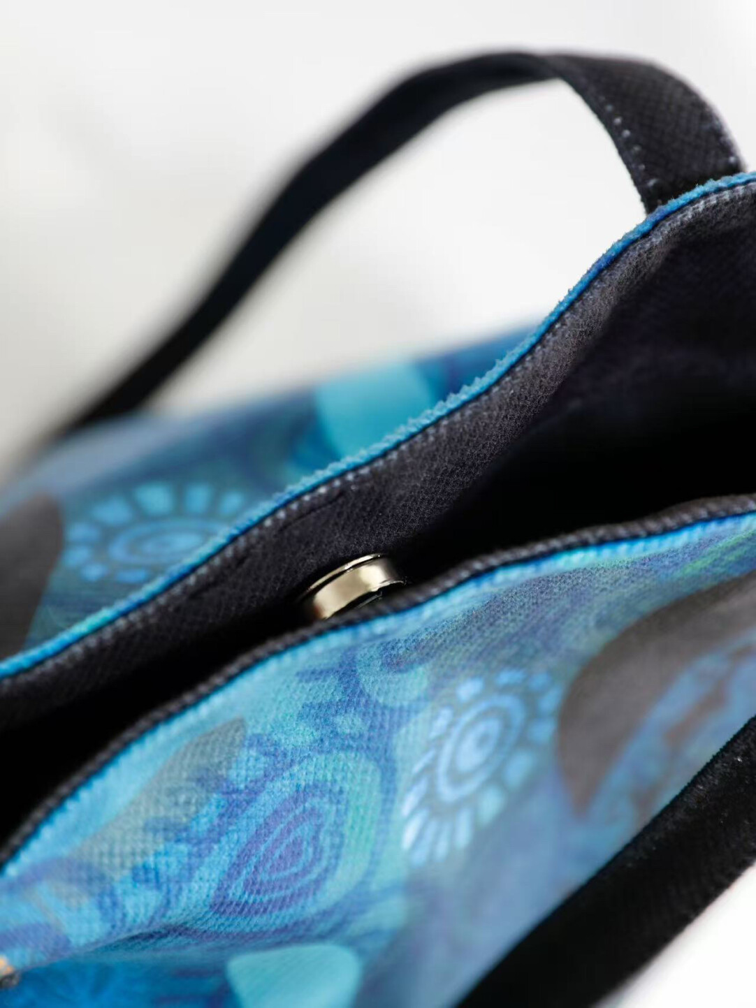 山西博物院镇馆之宝晋侯鸟尊文物搭配水桶包日常穿搭百搭款