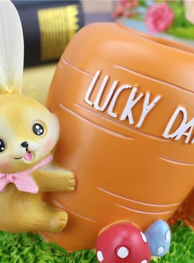 卡通田园小兔子笔筒收纳创意家居学生礼品新奇特个性实用书房学习