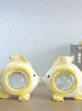 创意摆件陶瓷接吻鱼情侣礼物结婚复古水晶球母亲节亲吻鱼工艺家居
