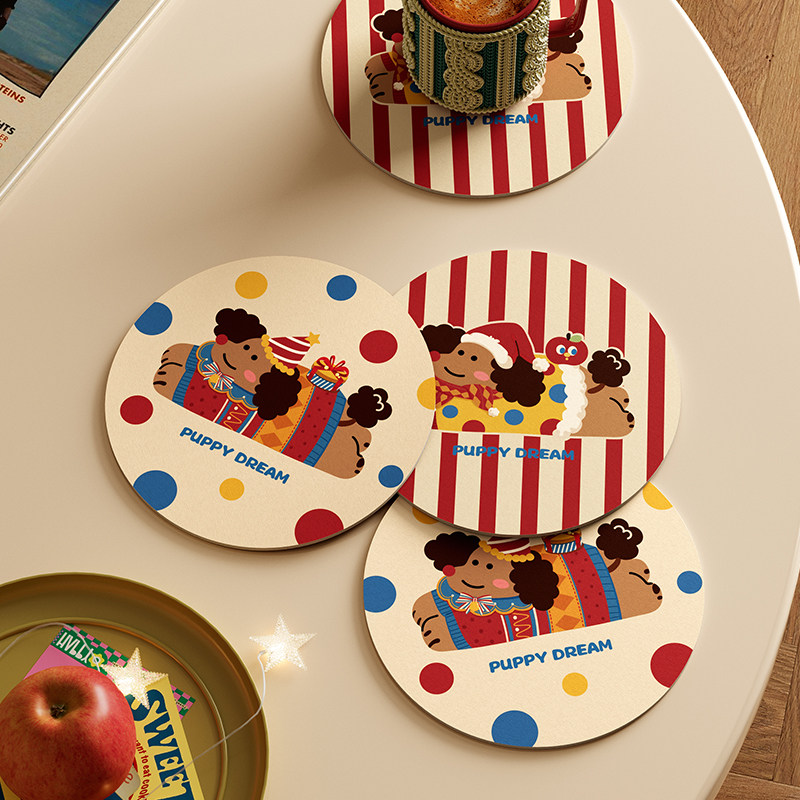 小狗麦琪结婚红色喜庆皮革餐垫吸水速干防烫免洗杯垫咖啡垫桌面垫,淘宝优惠券,粉丝福利购,淘宝优惠卷