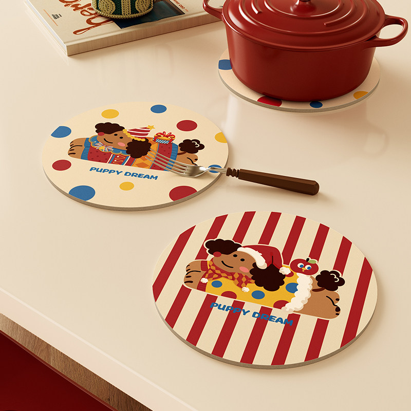 小狗麦琪结婚红色喜庆皮革餐垫吸水速干防烫免洗杯垫咖啡垫桌面垫,淘宝优惠券,粉丝福利购,淘宝优惠卷