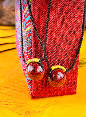 晶体透光朱砂吊坠正片全透光天然原矿朱砂圆珠项链挂件本命年