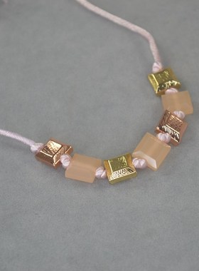 Trina 粉色线绳 方形多切面串珠 短款项链 欧美流行时尚品牌百搭