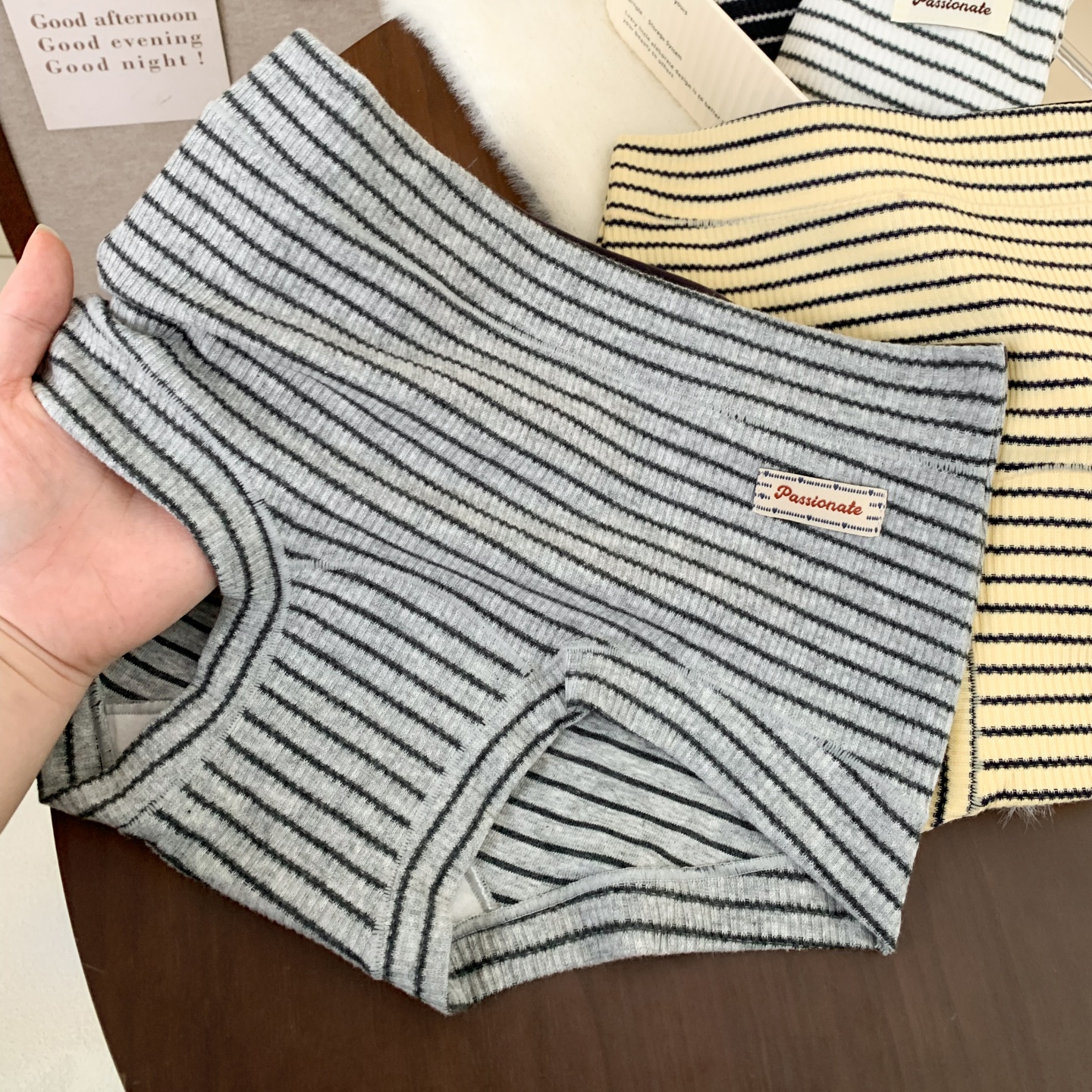 「BM」简系条纹*10A抗菌高级感内裤女款大码胖MM纯棉三角裤舒适款 - 图0