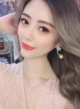 小众方恰拉同款sunflower满钻花朵太阳花1克拉60分锦簇锁骨项链女