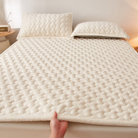 Red bean thickened milk velvet quilted mattress