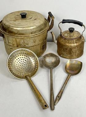 民俗老物件老炊具铝锅铝烧水壶木质餐具老石臼筷子笼复古装饰摆件