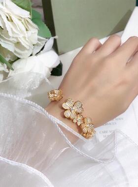 绝美三叶草满钻开口手镯