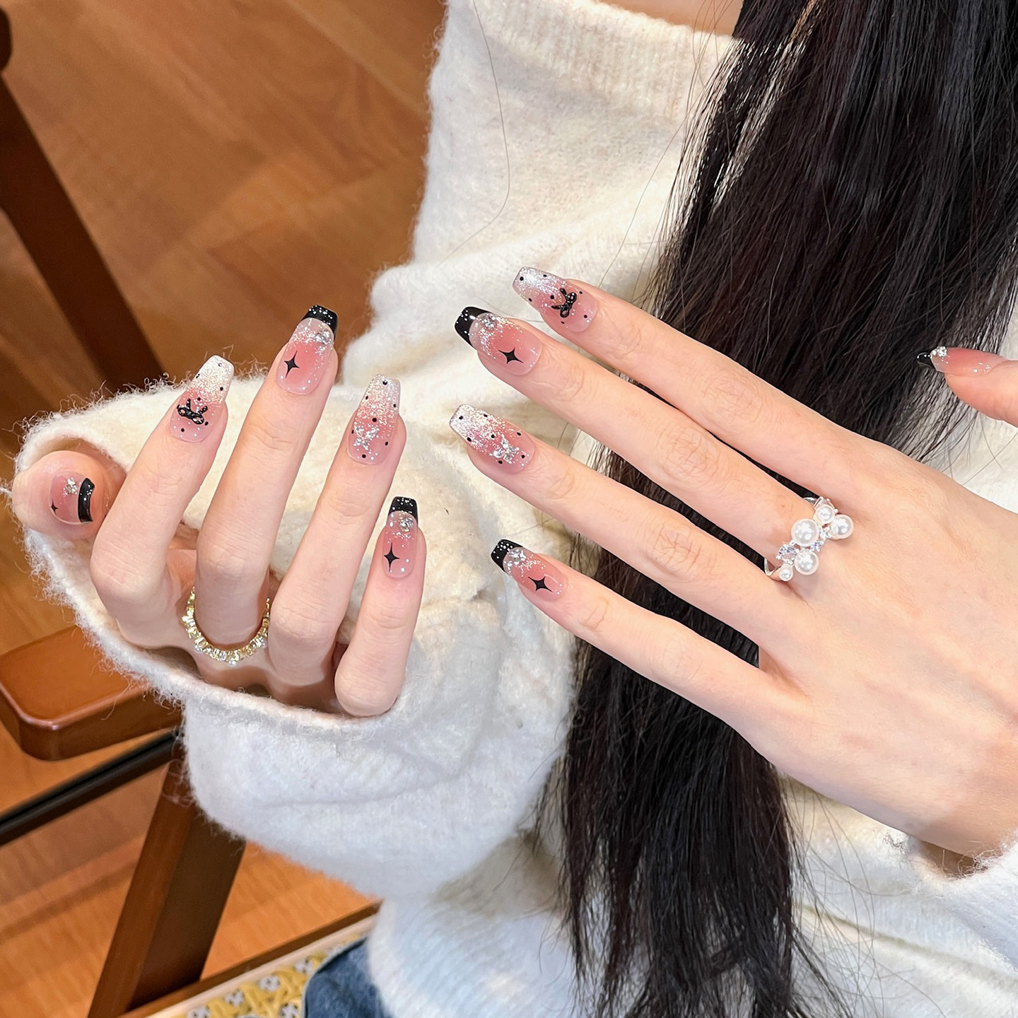 植兔手工穿戴甲甜酷秋冬款2026年高级感复古黑色银花美甲短款贴片,淘宝优惠券,粉丝福利购,淘宝优惠卷