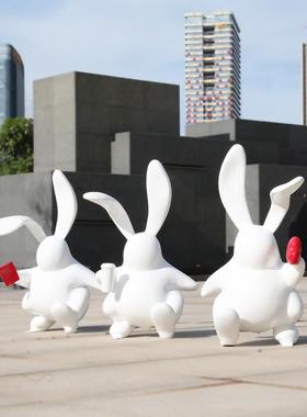 户外网红卡通抽象兔子雕塑玻璃钢动物摆件售楼部园林景观草坪装饰