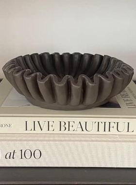 凹槽荷叶边装饰碗 - 客厅造型咖啡桌书架和控制台桌造型家居装饰